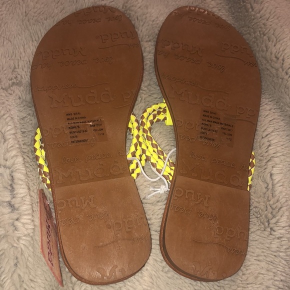 NWT Mudd Braided 3-Strap Flip-Flops, size small (5-6) - Picture 4 of 7
